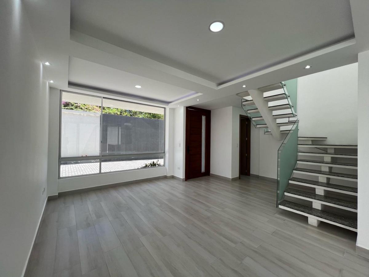Tumbaco, Casa con Jardin 3 Dorm. C/baño Cada Uno — imagen 7