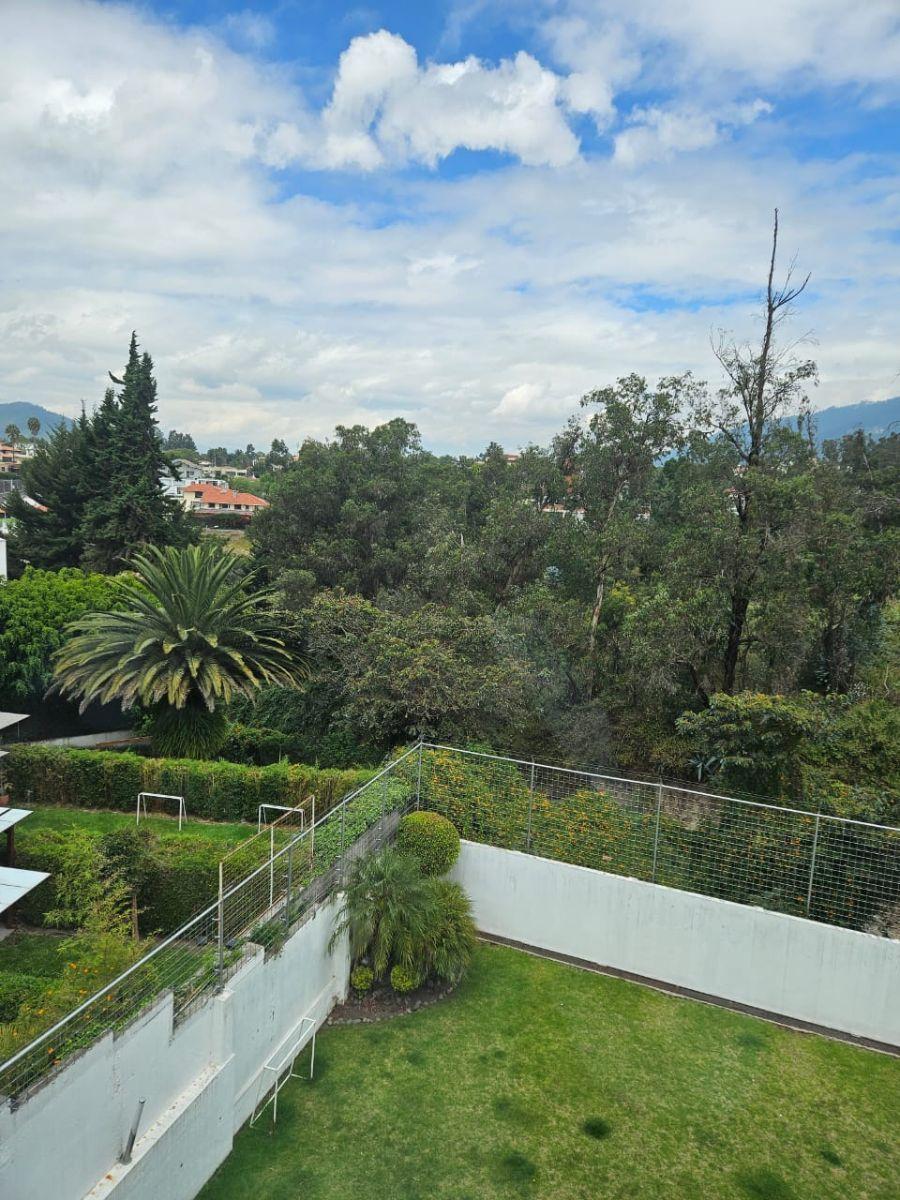 Cumbaya, Cerca de Usfq,, 3 Dorm., Linda Vista. Conjunto Cerrado, Piscina, Seguridad 24/7 — imagen 2