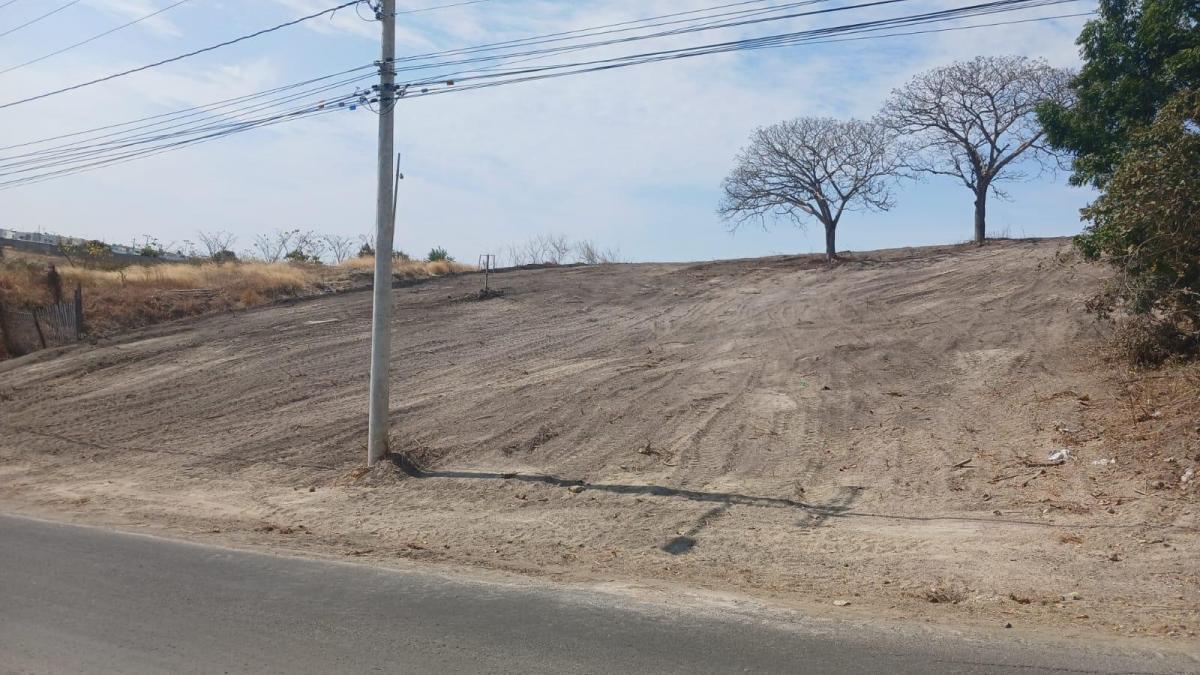 " Terreno en Venta en La Zona Sur de Manta: con Gran Potencial Inmobiliario, Manabí — imagen 4
