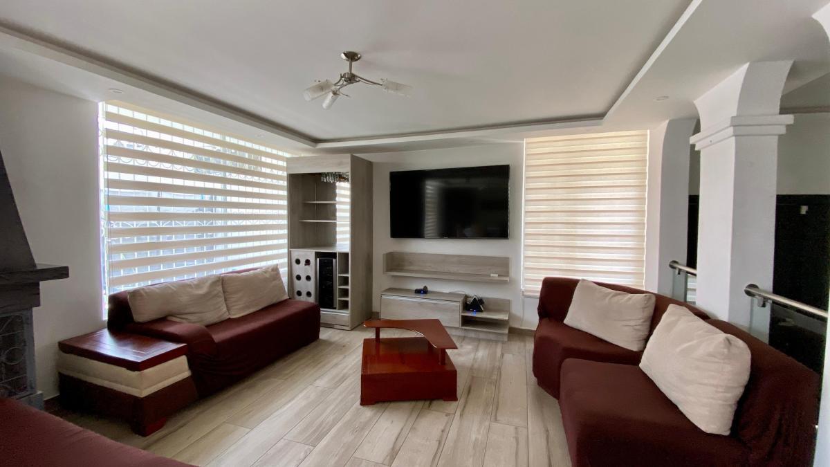 Casa de Venta Remodelada Norte de Quito (Casa - Dos Suites - Local Comercial) — imagen 10