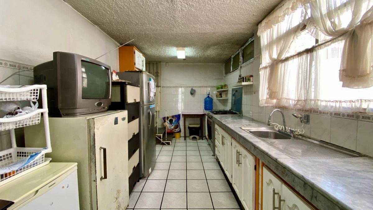 Casa de Venta Remodelada Norte de Quito (Casa - Dos Suites - Local Comercial) — imagen 2