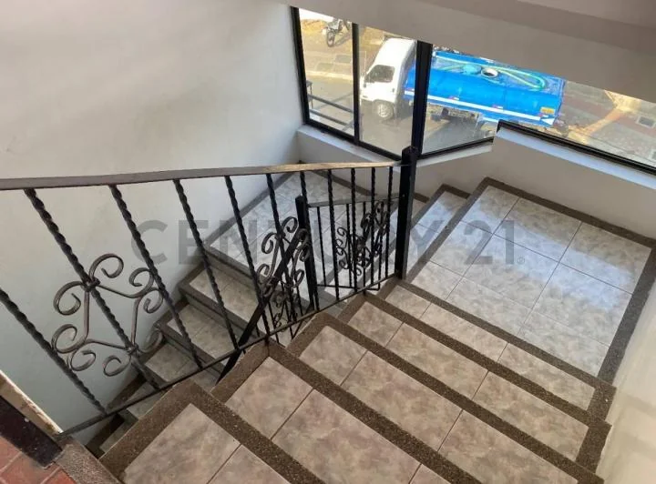 A La Venta Edificio en Manta, Manabí — imagen 1