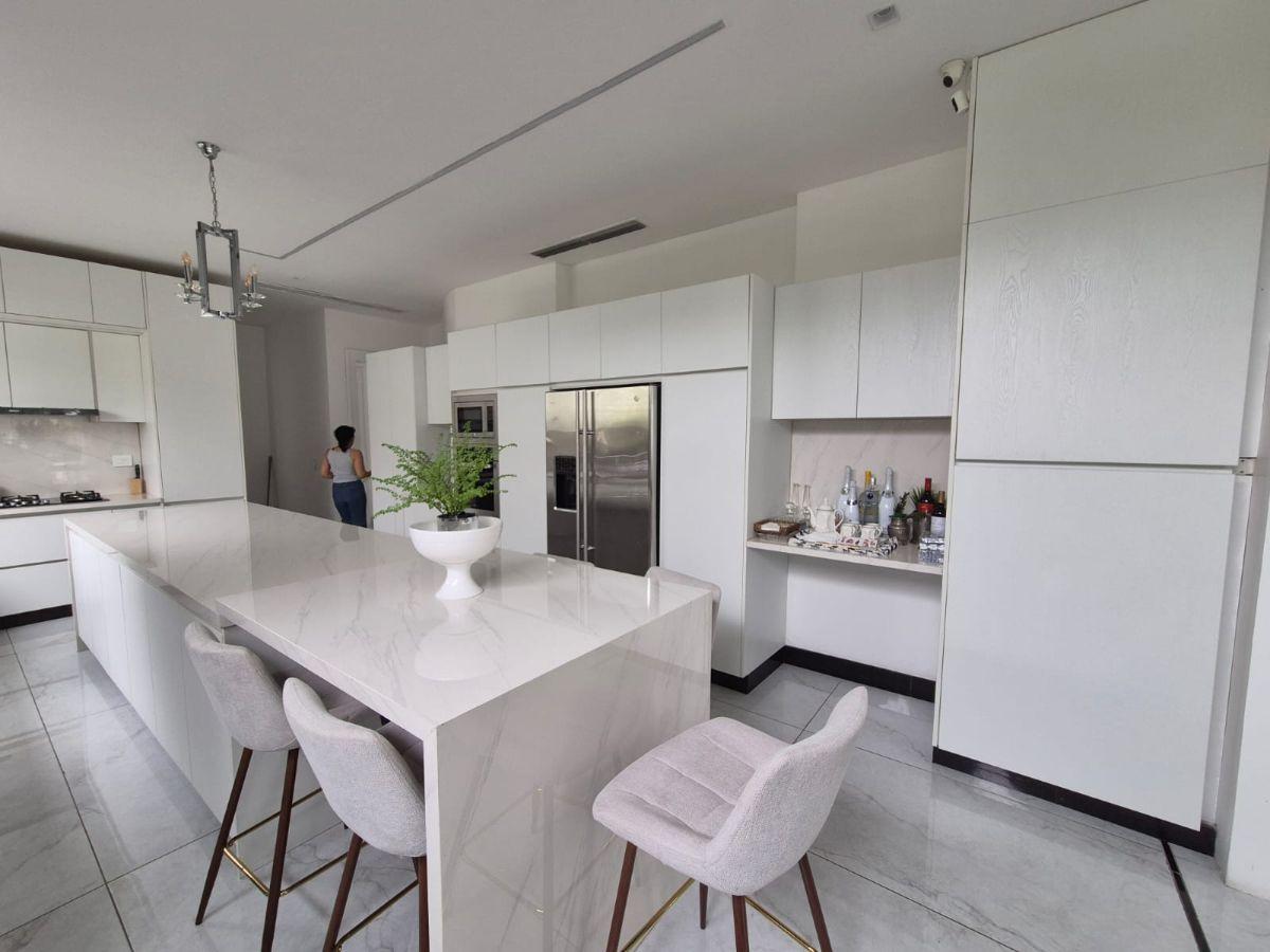 Mansion en Venta en Vía Samborondon. Vista Al Río 2ros Km, Guayas — imagen 8