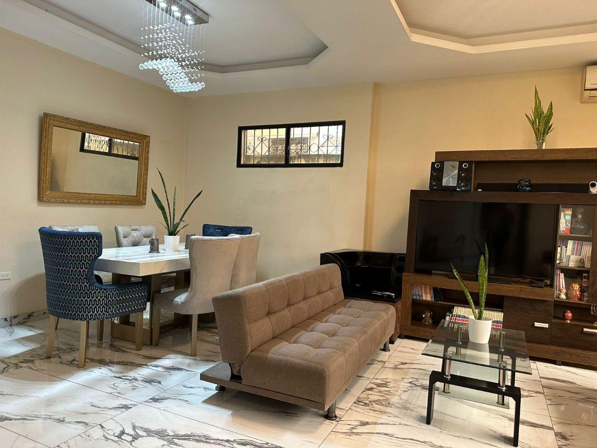 Casa Remodelada Lista Para Habitar en Los Ceibos Sector Tradicional - A. Blum, Guayas — imagen 9