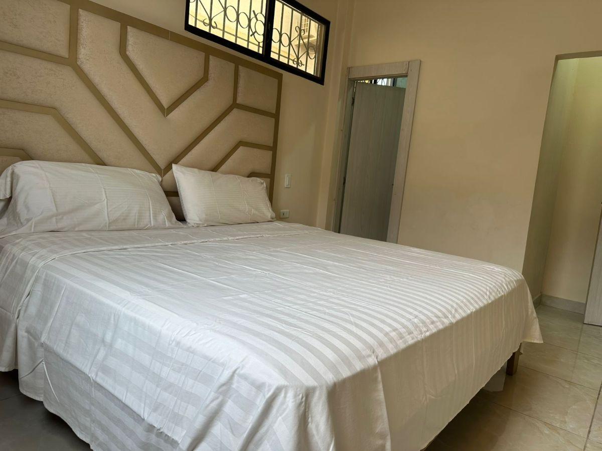 Casa Remodelada Lista Para Habitar en Los Ceibos Sector Tradicional - A. Blum, Guayas — imagen 2