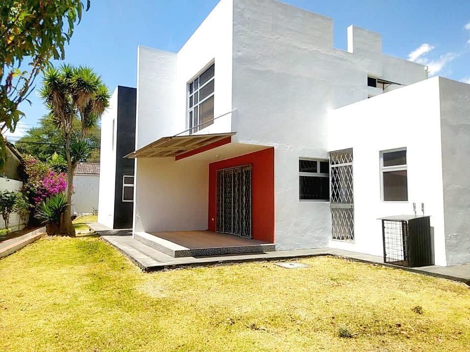 Casa con Terreno en Venta - Zona Estratégica de Tumbaco — imagen 2
