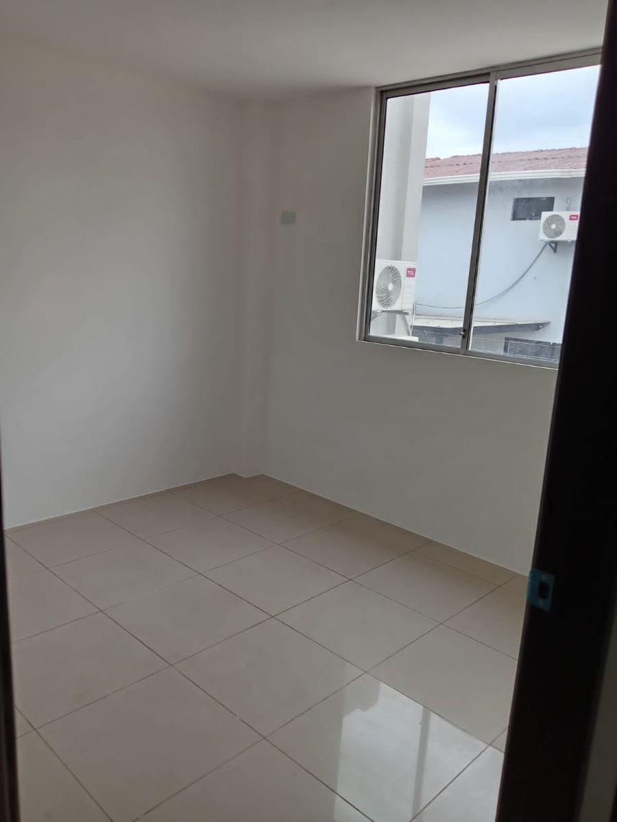 Casa en Venta en Urb. Cataluña – Vía Samborondón–salitre, 3 Dorm. (Wy), Guayas — imagen 3
