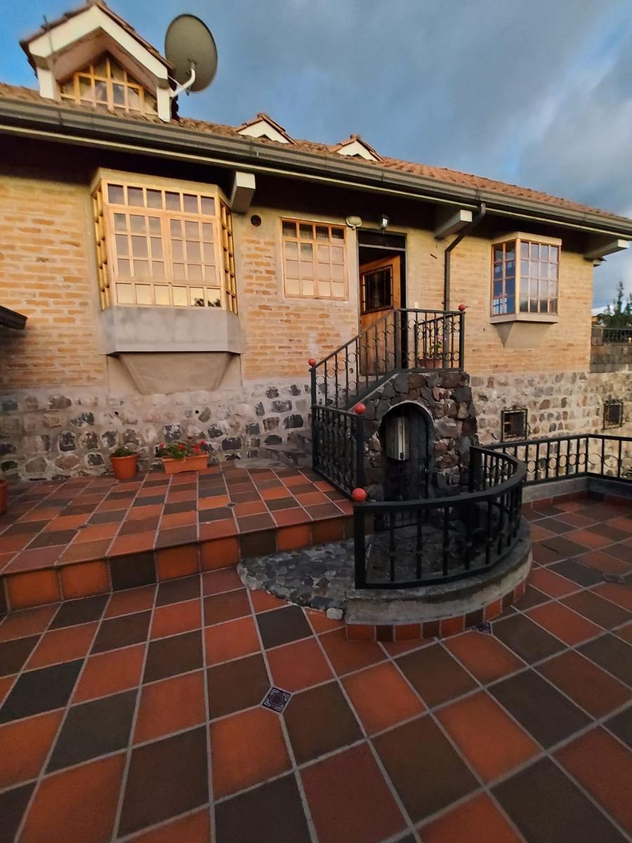 Casa con 2450 m² de Venta en Los Chillos — imagen 2