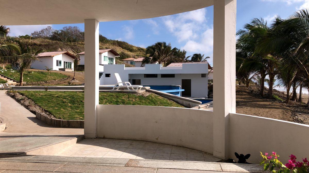 Venta Terreno con Area Hotelera, Proyecto de Vivienda, Área Ganaderia, Agricola y Camaronera, Manabí — imagen 9