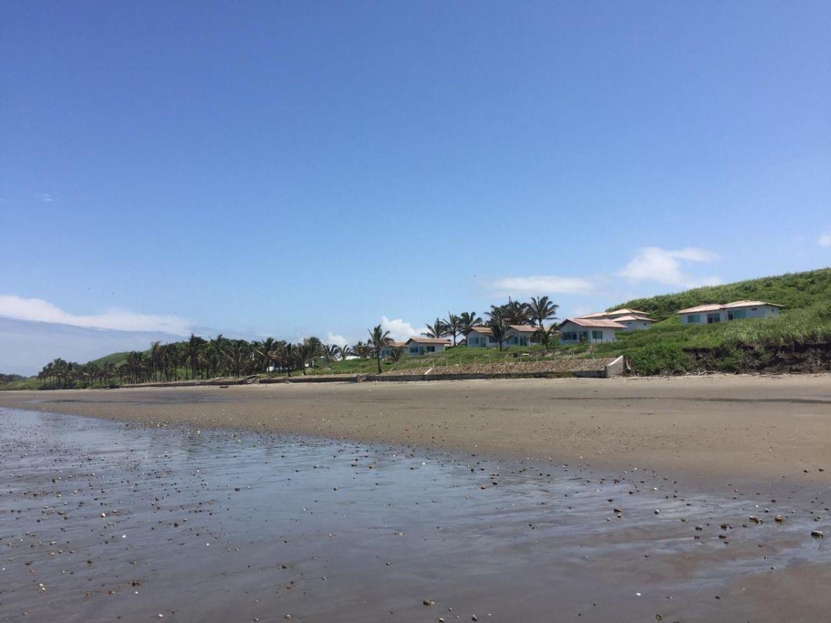 Venta Terreno con Area Hotelera, Proyecto de Vivienda, Área Ganaderia, Agricola y Camaronera, Manabí — imagen 8