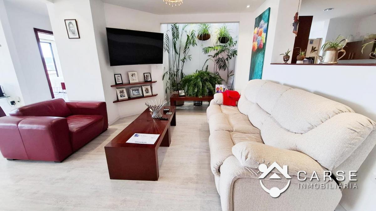 Amplio y Elegante Departamento en Venta, con Una Magnifica Vista Panorámica a La Ciudad, Azuay — imagen 7