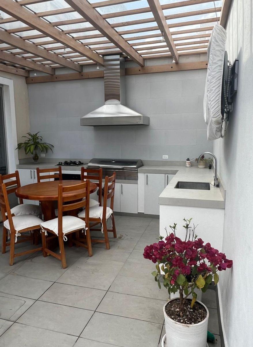 Venta Casa en Conjunto 226 m, 4 Habitaciones, 2 Garages, Mas 1 Suite, Sector El Einstein, Carcelen — imagen 4