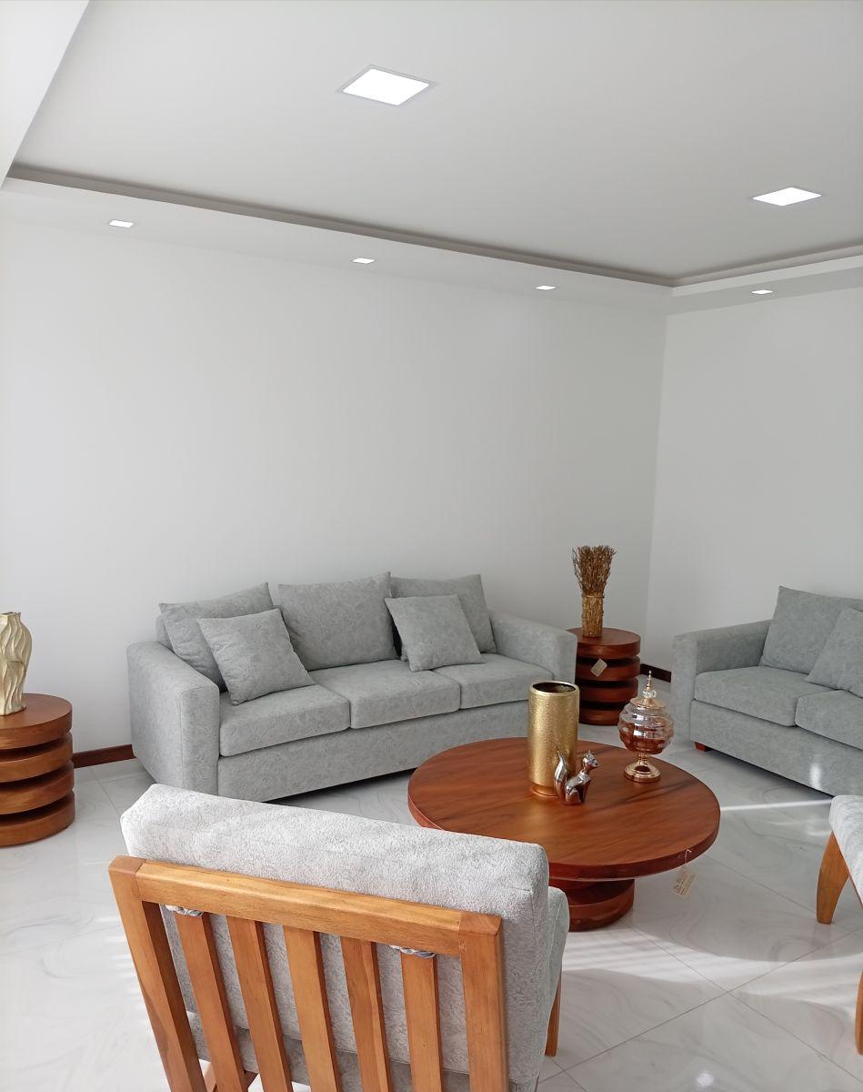 Innovocasa Vende Casas de Lujo en Conjunto, Sector Tumbaco, Santa Rosa — imagen 8
