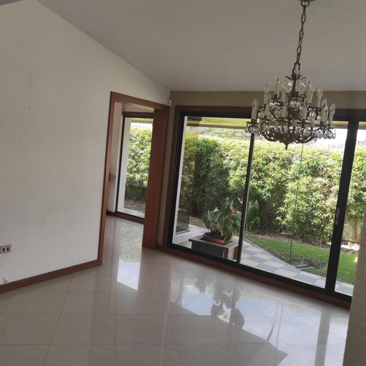 Cumbayá, Av pampite, Usfq, Oportunidad Constructores, Inversores, Casa en Venta en Urbanización — imagen 2