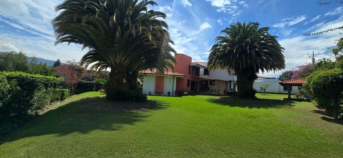 Venta, Cumbayá, Propiedad con Amplio Jardín, Oportunidad! — imagen 5