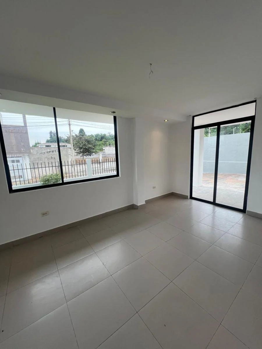 H/ Valle de Los Chillos, Casa de 4 Dorm. y Jardin en Venta. 180.000 Usd — imagen 6