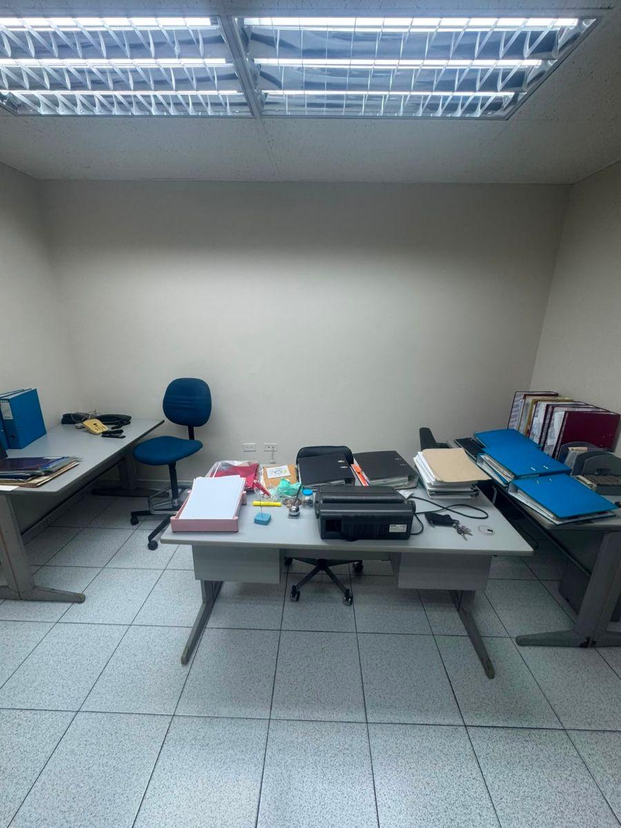 Oficina con Parqueo en Edf. Finec, Centro de Guayaquil - Venta, Guayas — imagen 8