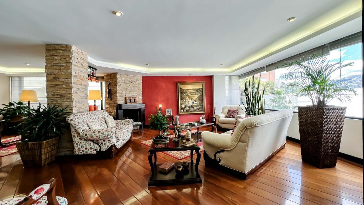 Gonzalez Suarez, Departamento Totalmente Renovado con Jardin — imagen 5