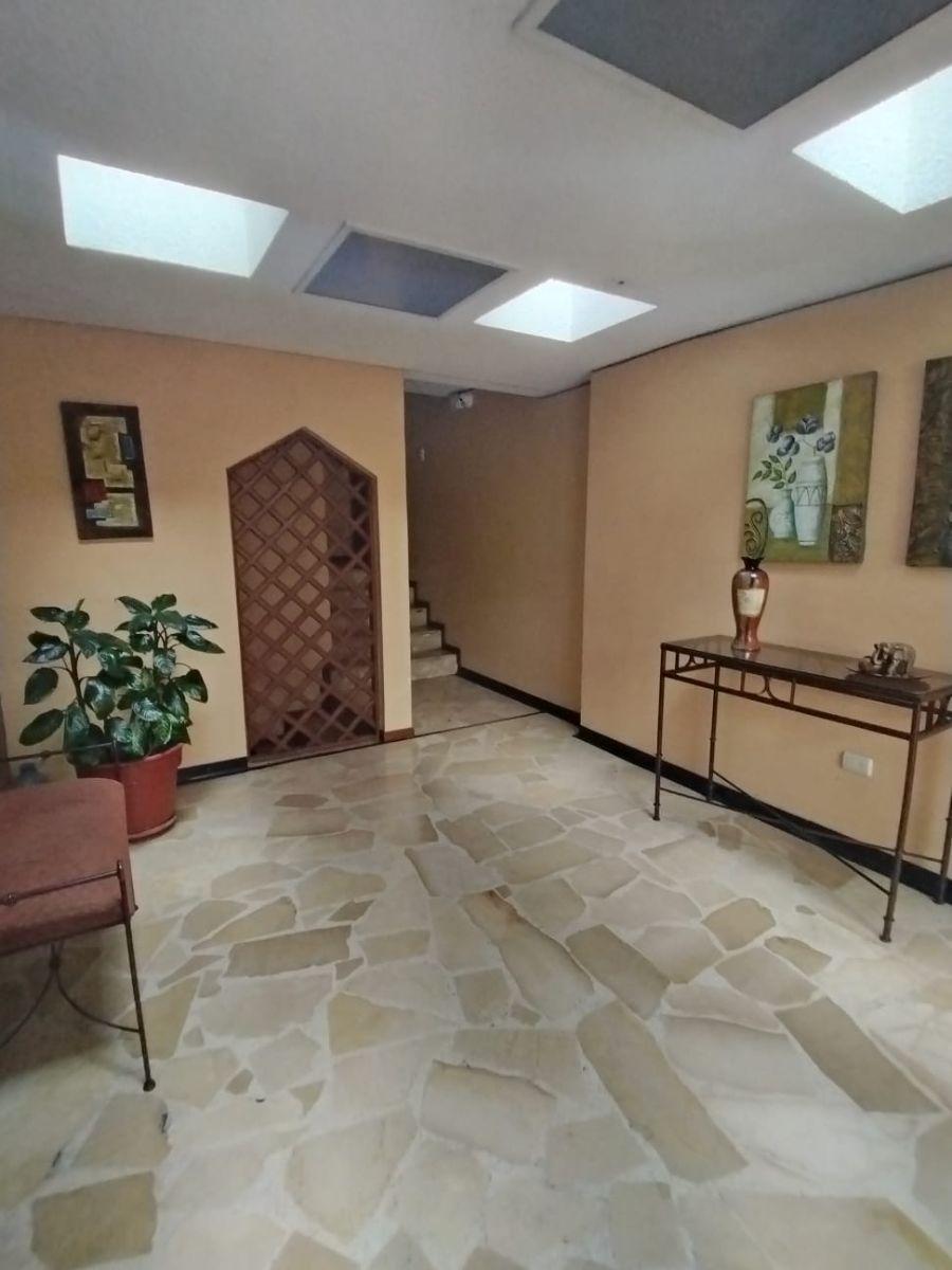 En Venta Departamento Duplex - Sector La Carolina — imagen 8