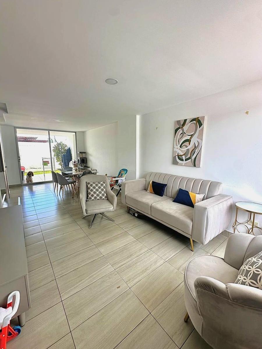 Casa en Venta Tumbaco a 2 Minutos de La Ruta Viva — imagen 9