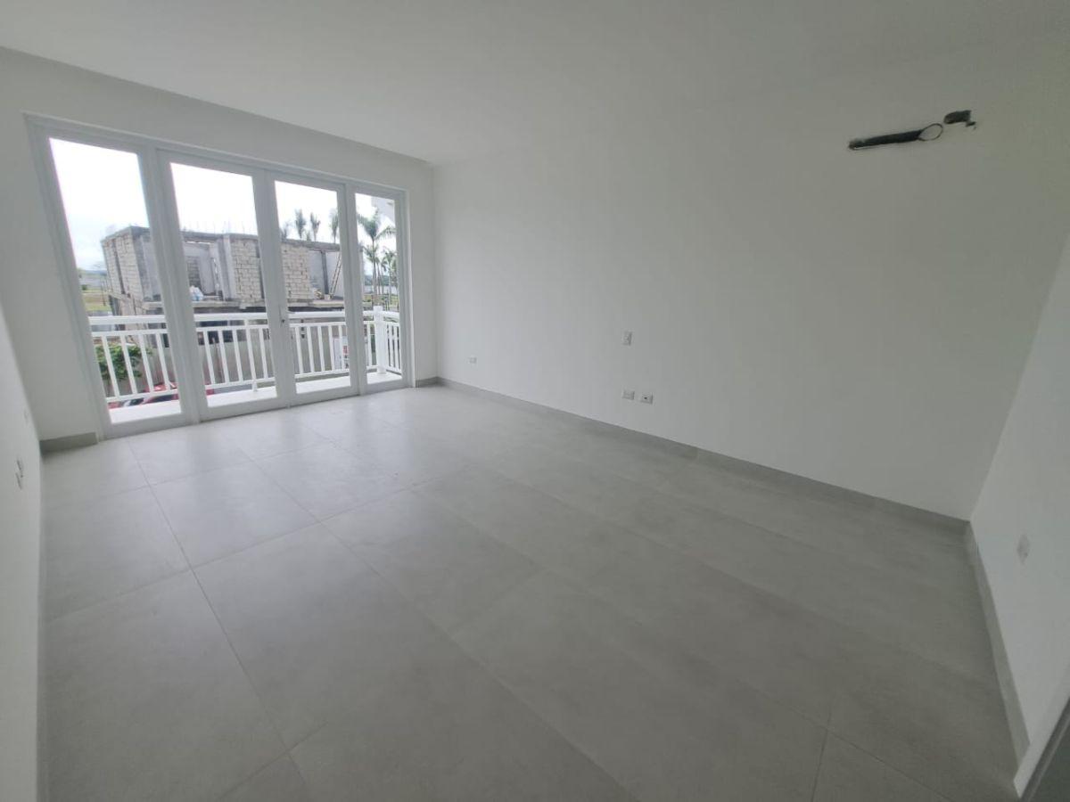 Casa de Estreno en Venta Urb. Aires Norte Samborondon, Guayas — imagen 4