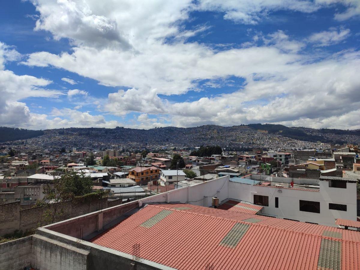 Propiedad en Venta con Dos Casas Renteras, 5 Departamentos y 1 Minidepartamento en Terreno 900 m. Provincia de Pichincha — imagen 3