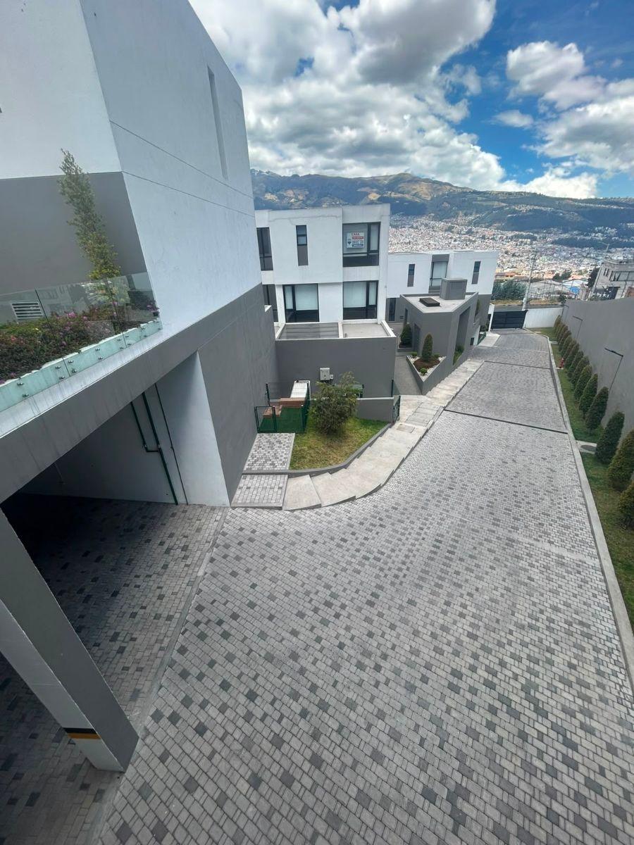 Venta de Casa de Estreno en Conjunto Lucia - Quito Sector Santa Lucía (Ar) — imagen 9