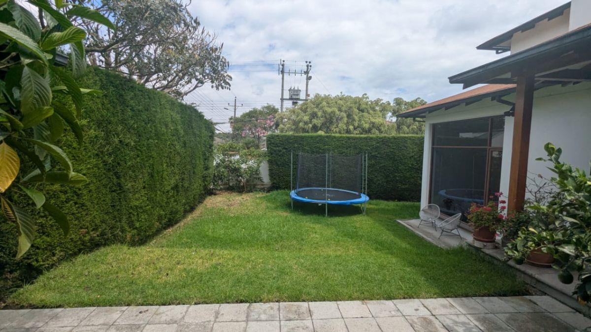 Casa 4 Dorm. de Venta en Cumbaya Sector El Reservorio — imagen 6