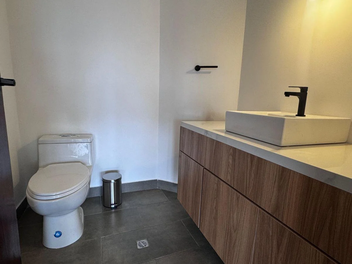 Vendo Departamento Remodelado en La Gonzalez Suarez — imagen 7
