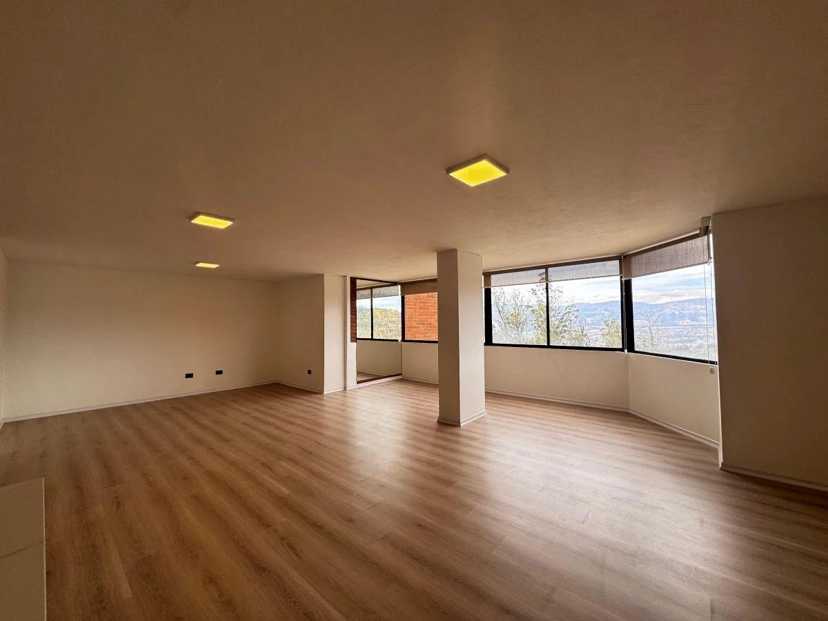 Vendo Departamento Remodelado en La Gonzalez Suarez — imagen 2