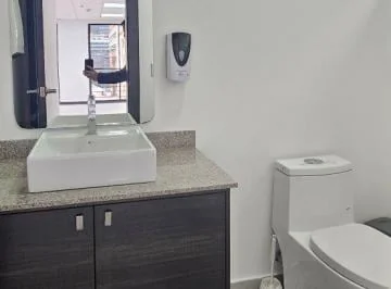 Exclusiva Oficina en 10 Piso. Provincia de Pichincha — imagen 3