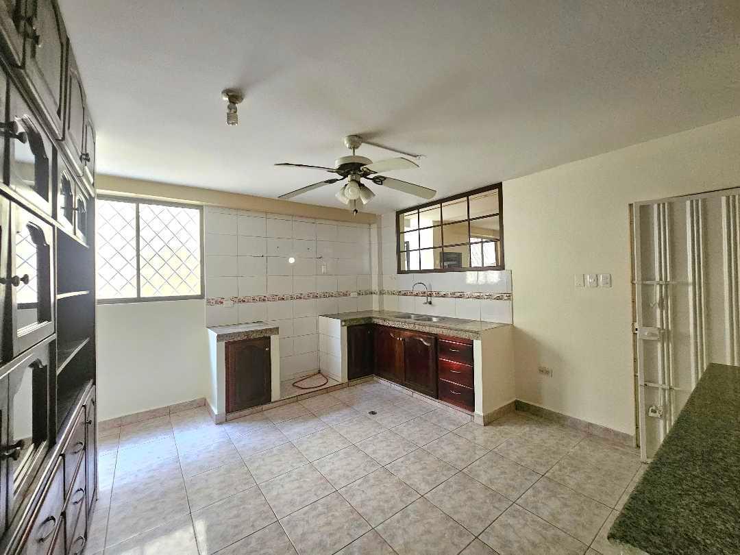Vendo Casa Urb. La Campiña, Una Panta, con Piscina, Manabí — imagen 2