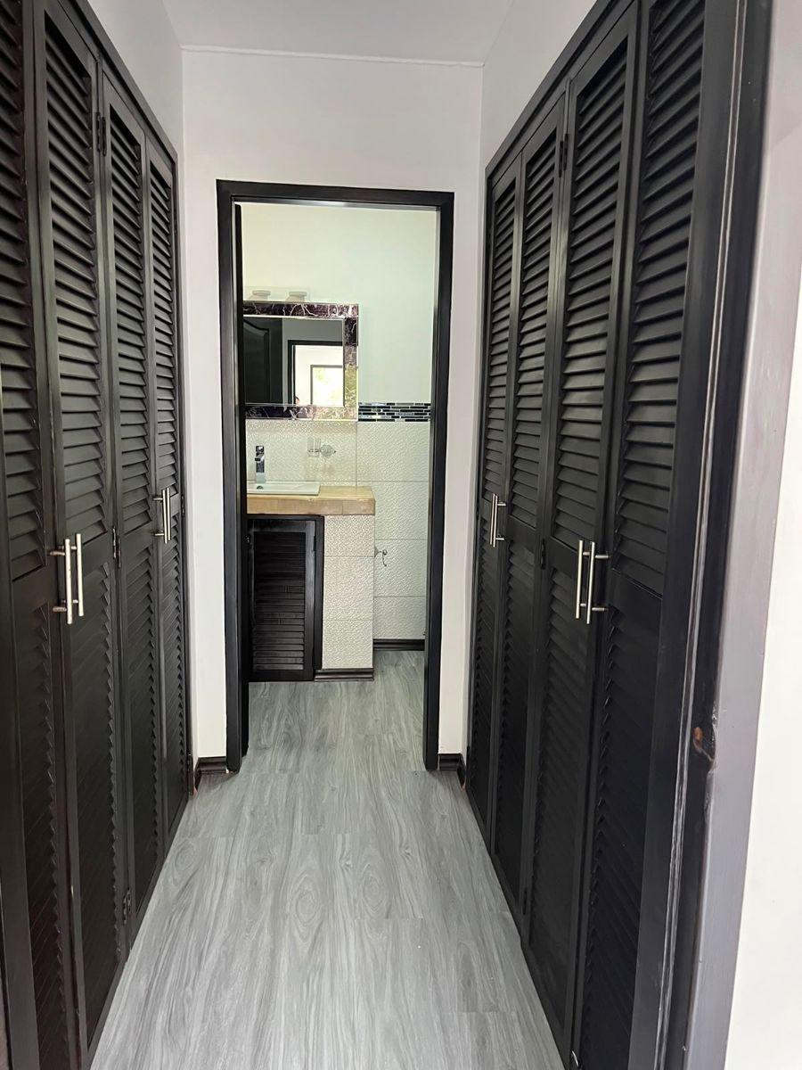 Vendo Linda Casa Remodelada en Ceibos Norte, a Desnivel, 4 Dorm., Terraza, Guayas — imagen 6