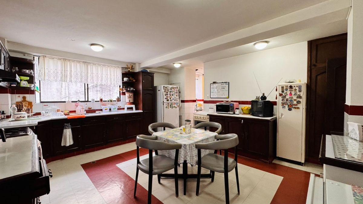 Departamento Venta Av El Inca y 10 de Agosto — imagen 4