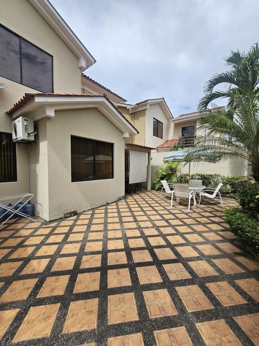 Km 3 Vía Samborondón Casa en Venta, Guayas — imagen 2