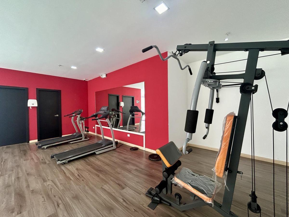 Venta de Oficina Amoblada con Patio en La Pradera — imagen 2