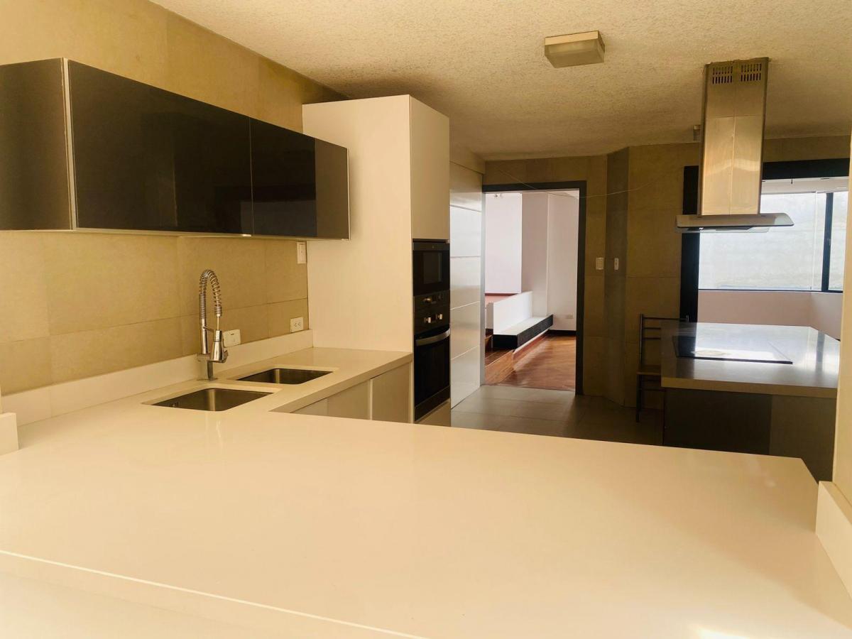 Venta Departamento 240 m² - 3 Habitaciones - 2 Estacionamientos Cubiertos - Bodega — imagen 3