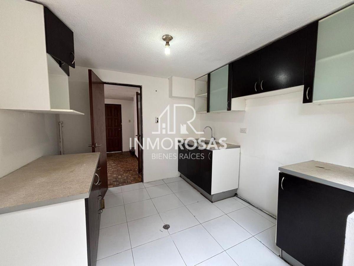 Casa $54.900 3 Dorm, 2 Parq. Sector Mi Comisariato de La Av de La Prensa Norte de Quito - Cotocollao — imagen 6