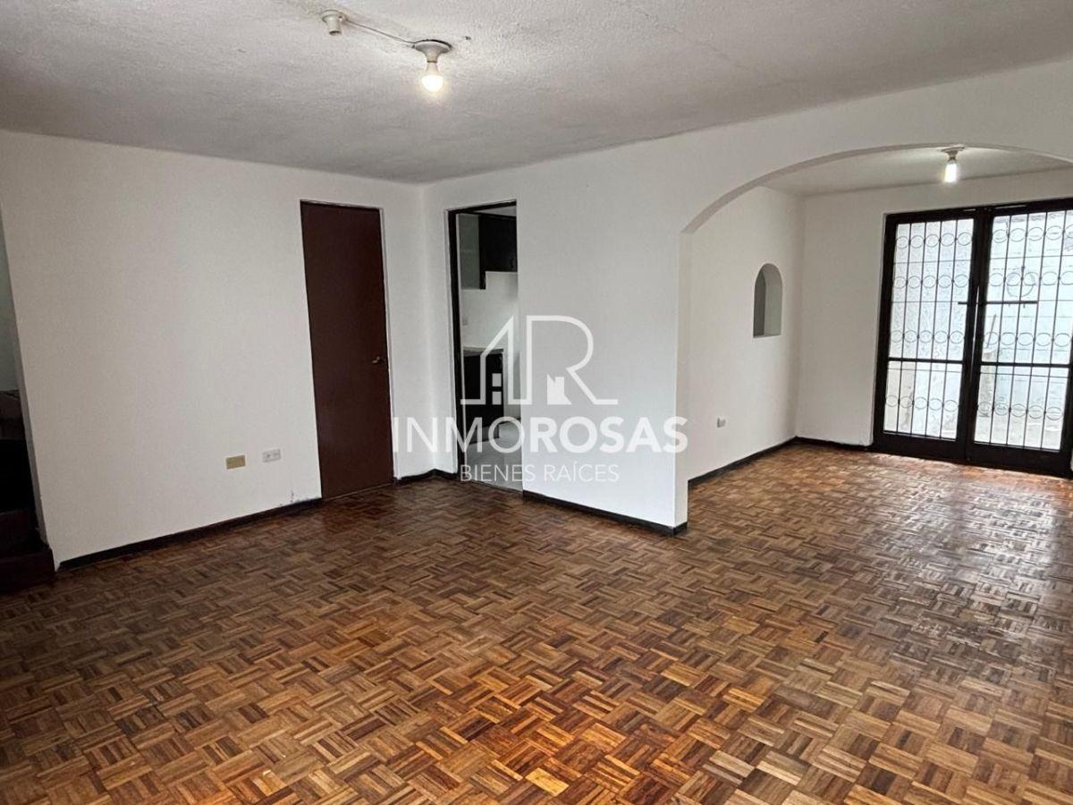 Casa $54.900 3 Dorm, 2 Parq. Sector Mi Comisariato de La Av de La Prensa Norte de Quito - Cotocollao — imagen 5
