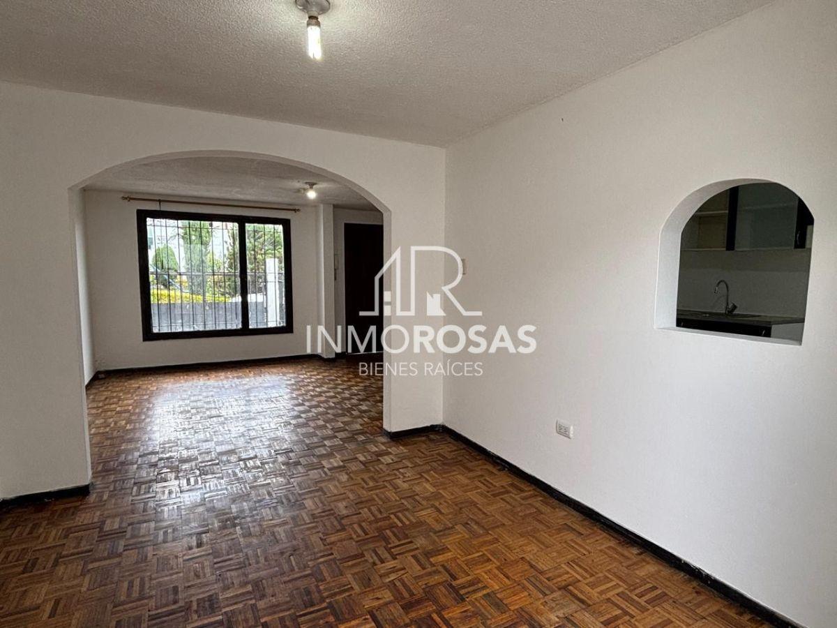 Casa $54.900 3 Dorm, 2 Parq. Sector Mi Comisariato de La Av de La Prensa Norte de Quito - Cotocollao — imagen 2