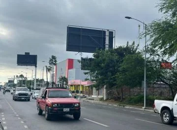 Lote Comercial en Plena Av 4 de Noviembre - Sb, Manabí — imagen 4