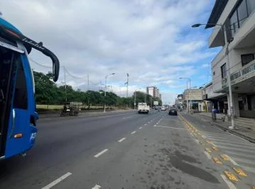 Lote Comercial en Plena Av 4 de Noviembre - Sb, Manabí — imagen 3