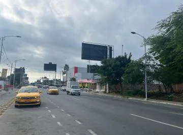 Lote Comercial en Plena Av 4 de Noviembre - Sb, Manabí — imagen 2