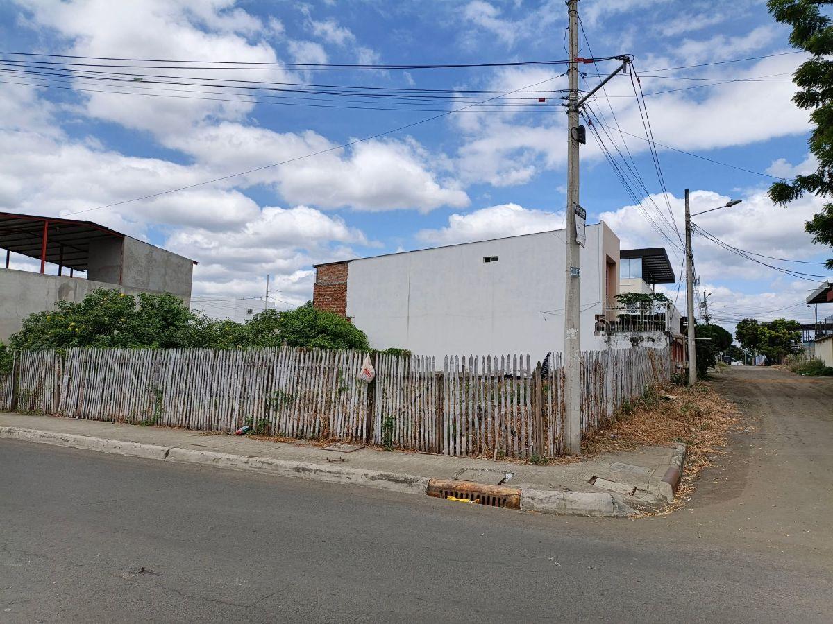 Terreno en Venta, Último Terreno Esquinero en Ese Sector, Manabí — imagen 3