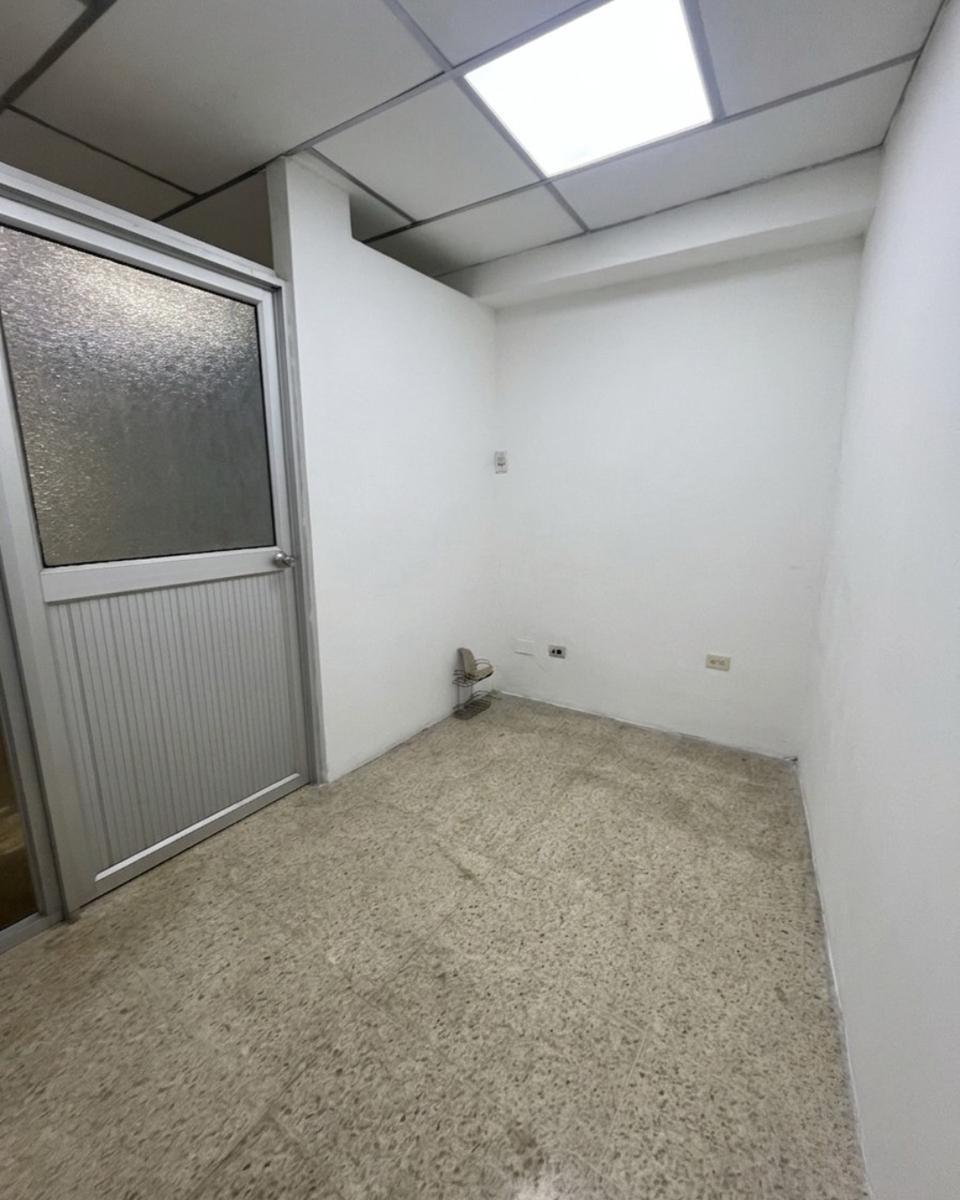 Venta Oficina Centro de Guayaquil Lorenzo de Garaicoa Vanro, Guayas — imagen 4