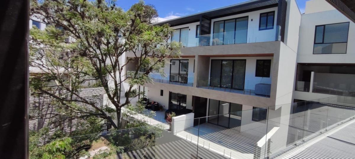 Ira Venta Departamento 108 m² Dos Dorm. con Terraza en Cumbaya — imagen 10