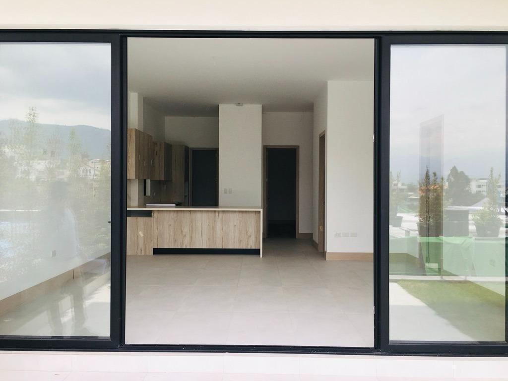 Ira Venta Departamento 108 m² Dos Dorm. con Terraza en Cumbaya — imagen 2