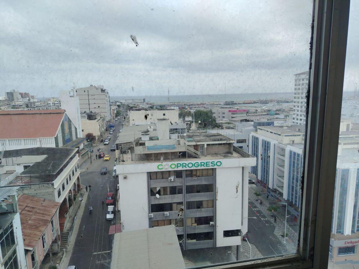 Oficina de Venta Edificio Banco Pichincha Manta, Manabí — imagen 4