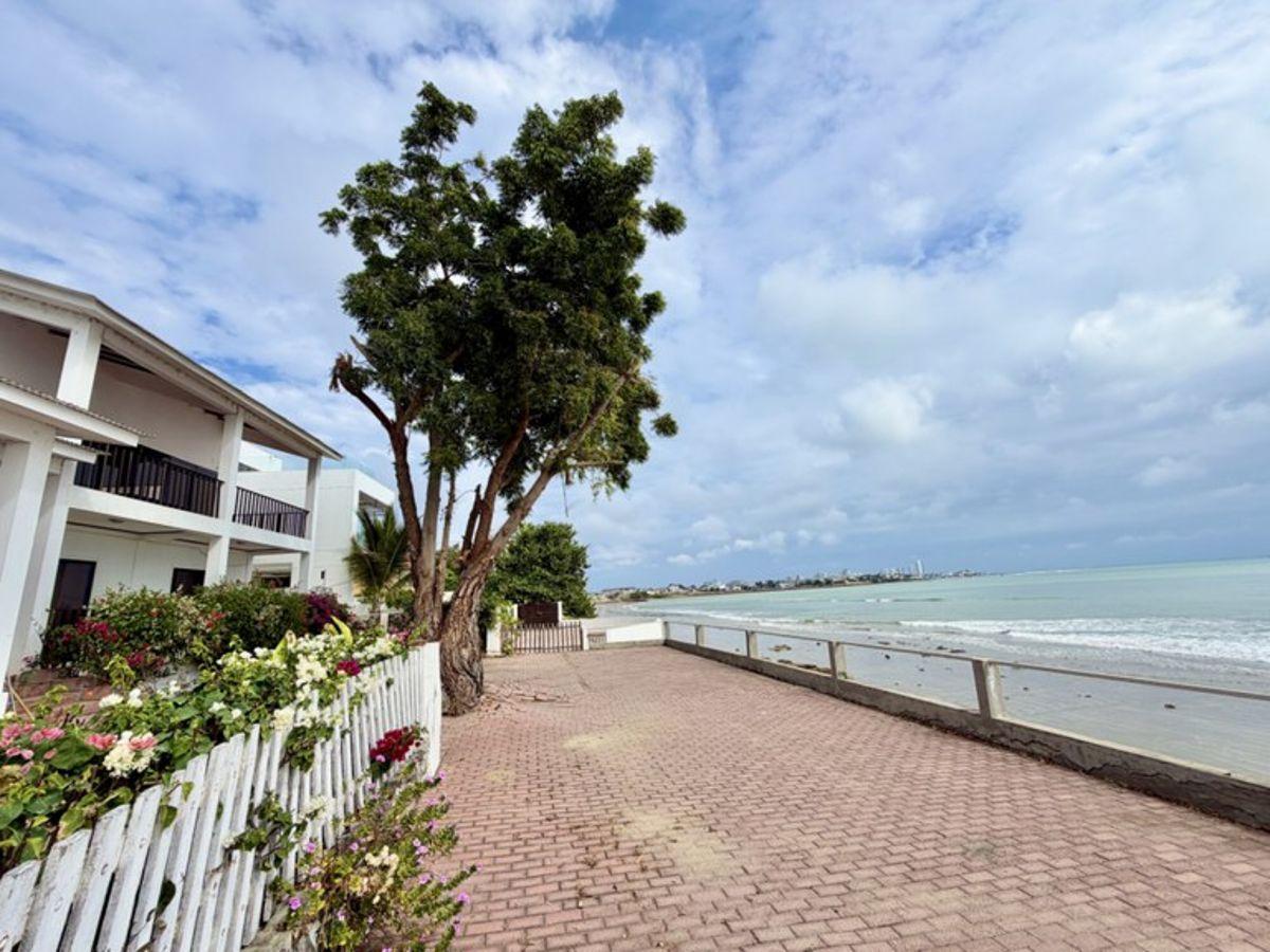 Casa en venta en Salinas, Santa Elena