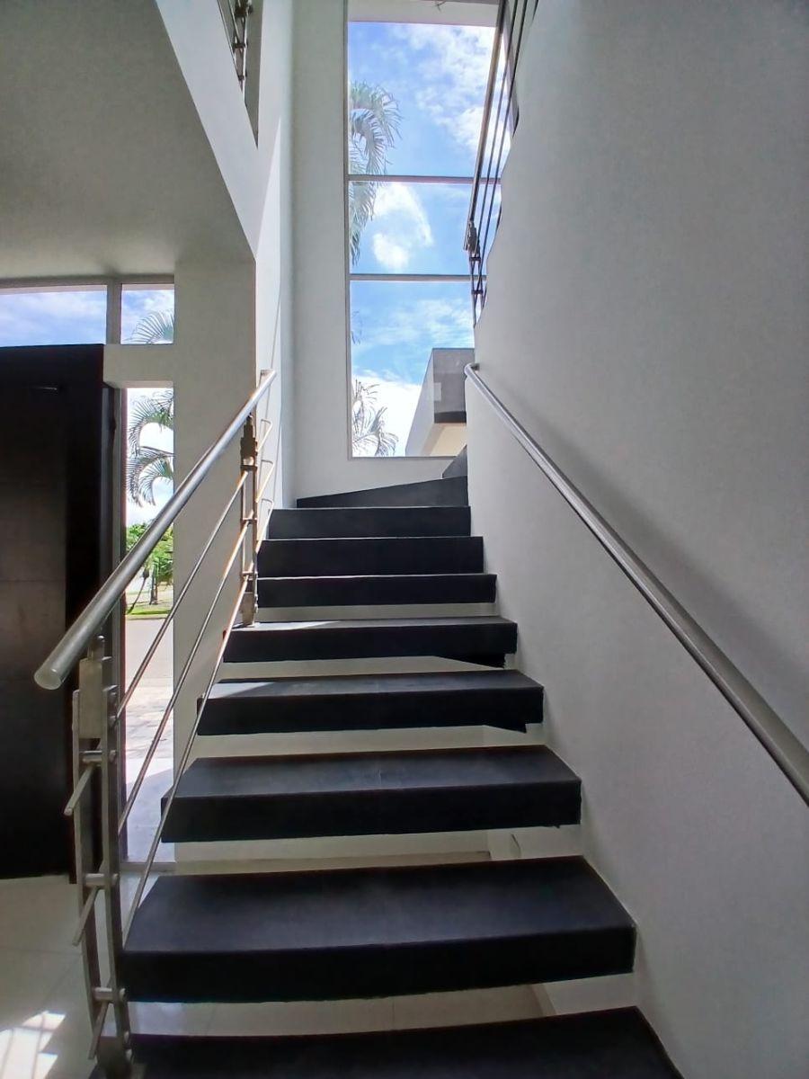 Casa en Venta con Piscina y 4 Dorm. en Km 7 Via Samborondón, Guayas — imagen 5